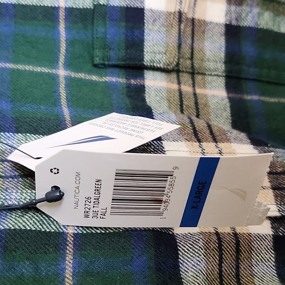 Nautica NWT Size XL Plaid Flannel Button Down Shirt - Picture 3 of 5